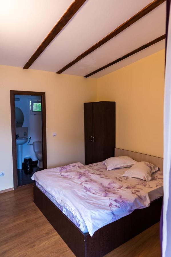 Casa Beasarah. Villa Dubova Kamer foto