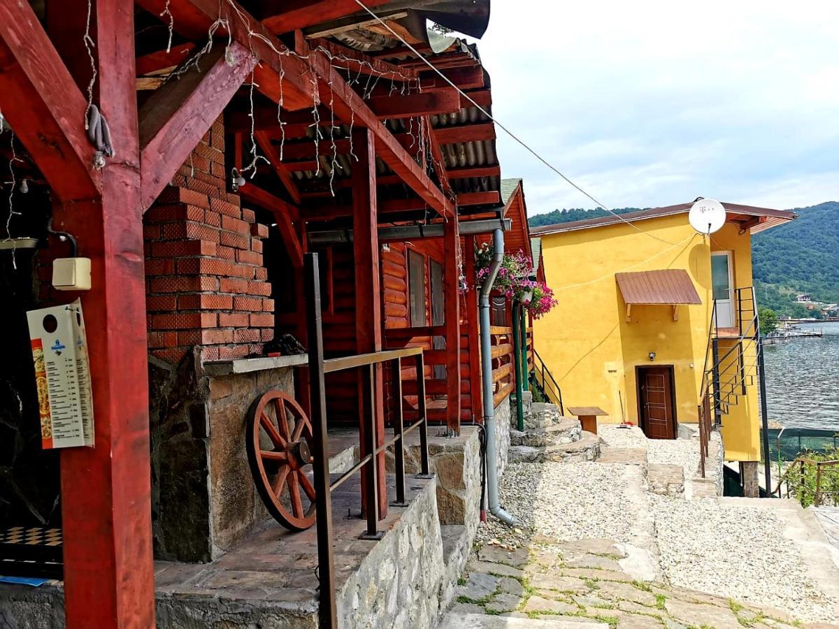 Casa Beasarah. Villa Dubova Buitenkant foto