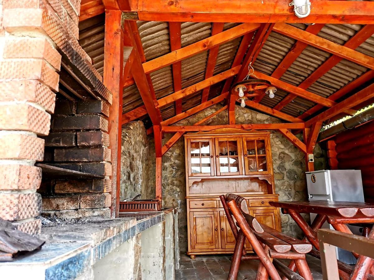Casa Beasarah. Villa Dubova Buitenkant foto