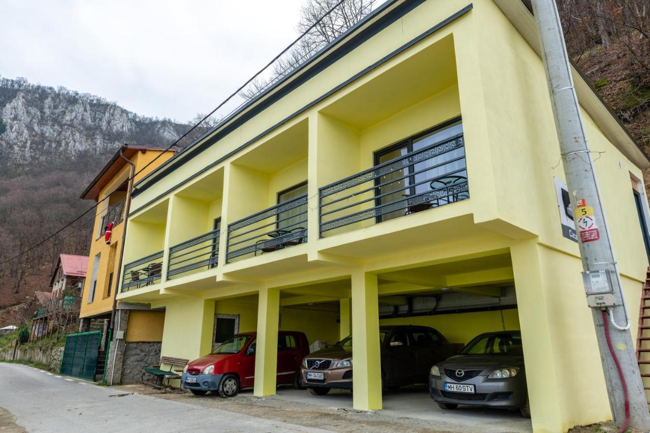 Casa Beasarah. Villa Dubova Buitenkant foto