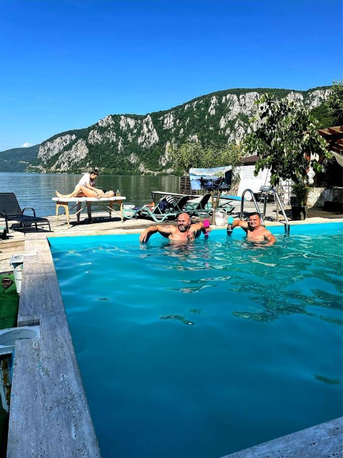 Casa Beasarah. Villa Dubova Buitenkant foto